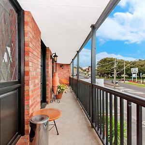 Waves Motel And Apartments